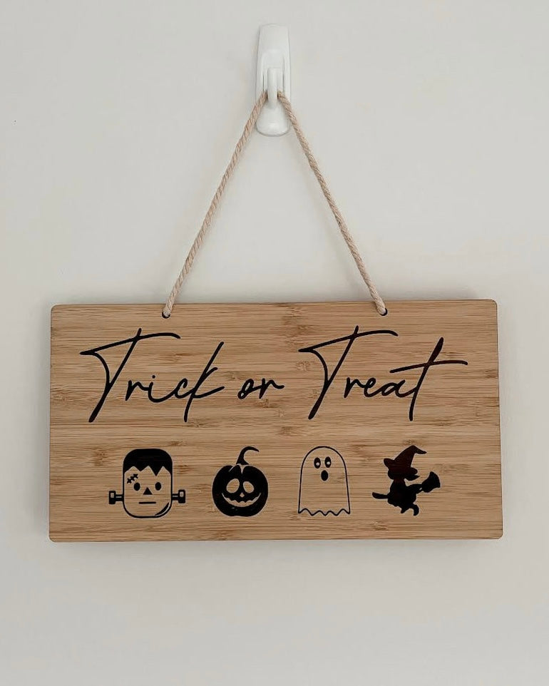 Halloween Trick or Treat Door Sign