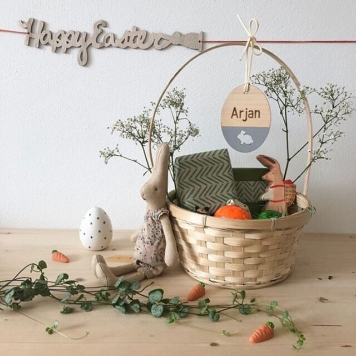 Easter Egg name tag