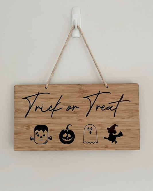 Halloween Trick or Treat Door Sign